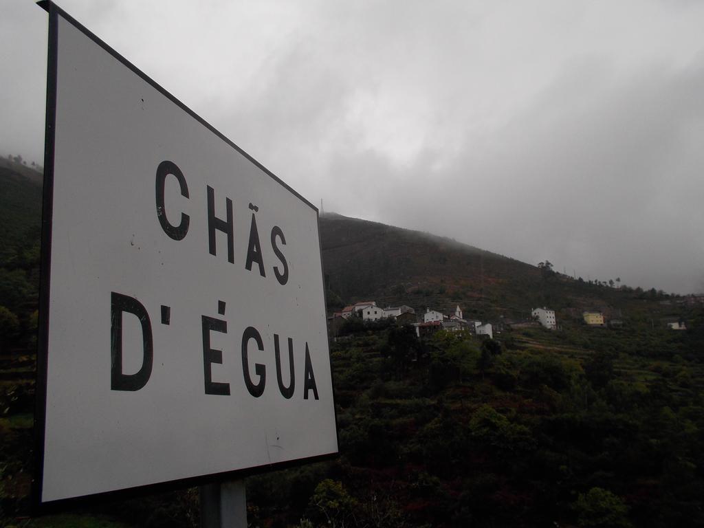 Gasthaus Casa Da Quelha Chas de Egua Exterior foto