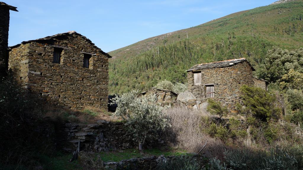 Gasthaus Casa Da Quelha Chas de Egua Exterior foto